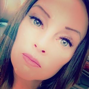 Meet your Posher, Kira